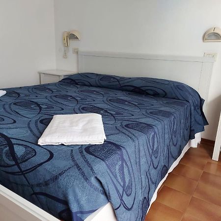 Hotel Brezza Римини Экстерьер фото