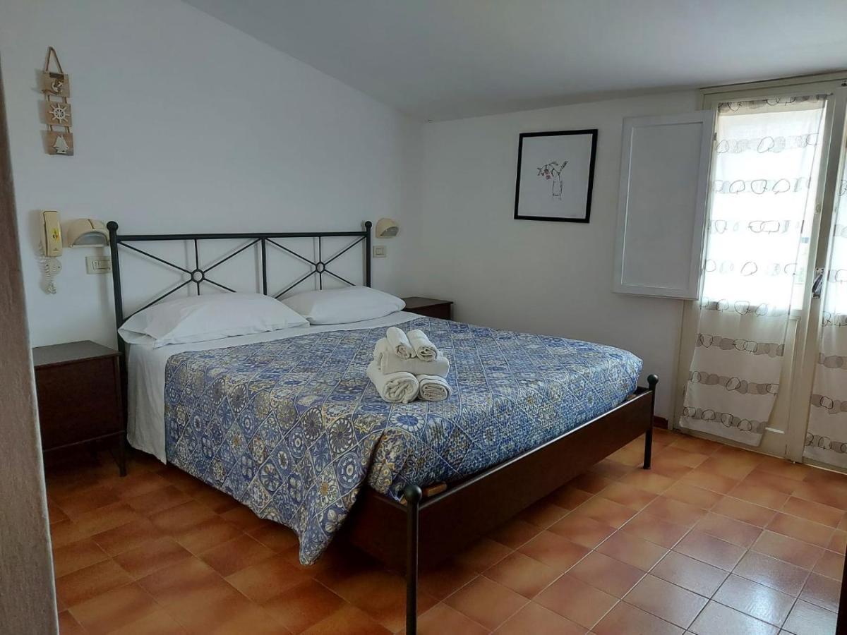 Hotel Brezza Римини Экстерьер фото